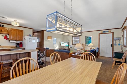 5165 - Holden Inn - image 11