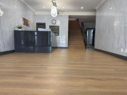 Lobby, Nights Inn in 100 Mile House (BC)