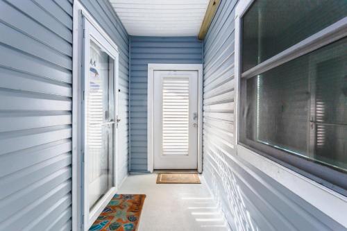 SO5A - Oceanside Bungalow - image 5
