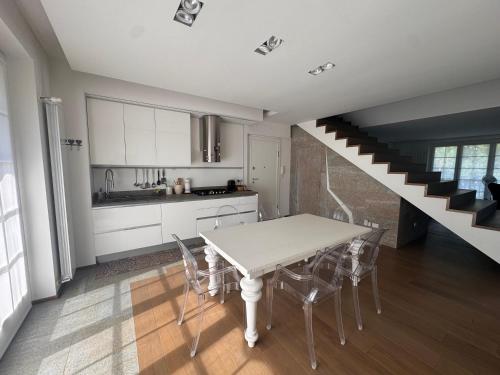  Ampio Appartamento con vista lago, sauna e camino Golf club Margara in Fubine