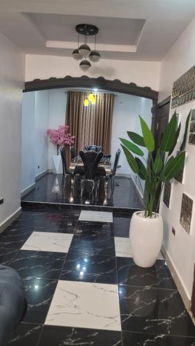 Sonia Apartments - Private Room in Olowora