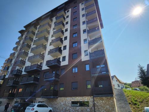 Vila#Borova#800m in Golija