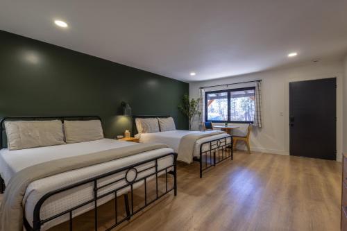 TimberLodge Inn - main image