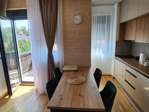 Vila#Borova#800m in Golija