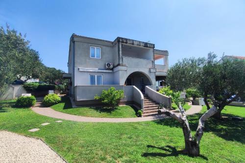 Apartments with parking space Pakostane - Biograd - 24713 - Location saisonnière - Pakoštane
