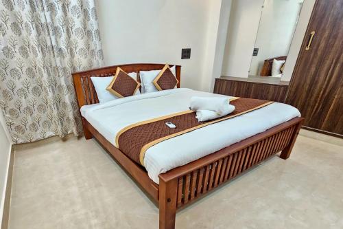 TrueLife Presidential Suites - 3BHK Luxurious AC Apartments - Modular Kitchen RO water system Microwave - Super fast WiFi 55 Smart TV 250 Airtel Channels - 3 bathrooms - Parking - Nearby PS4 A2B pure veg restaurants - Top service with lots of love - image 5