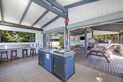 Κοινόχρηστο σαλόνι/χώρος τηλεόρασης, Reflections Holiday Parks Lennox Head in Λένοξ Χεντ