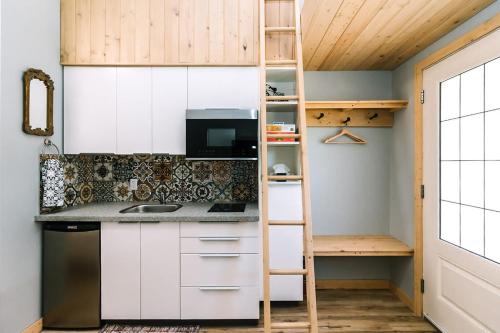 Adventure Knap Shack in Nordegg (AB)