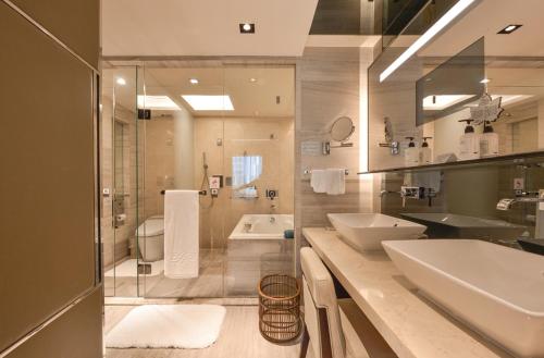 room detail thumbnail 2