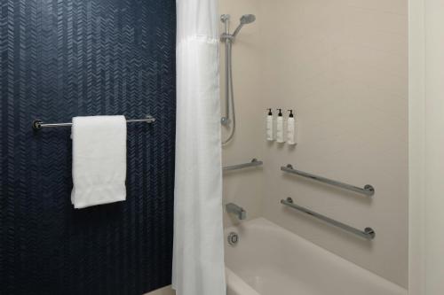 Fairfield Inn & Suites Portland South/Lake Oswego - image 6