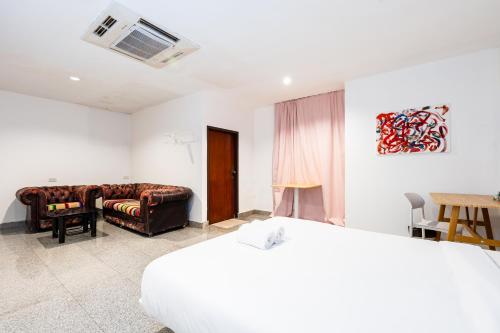X Mitr INN Sukhumvit 2 - BTS Nana มิตร อินน์ สุขุมวิทซอย 2 บีทีเอส นานา
