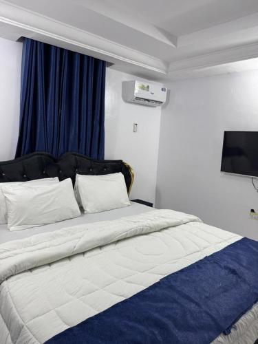 newtown apartment olaleye iporin surulere nigeria in Tejuosho