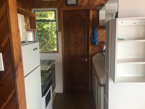 Cabana Celeste - Acceso directo a playa lago Caburgua y cancha de tenis - direct access Beach in Cab in กาบูร์กวา