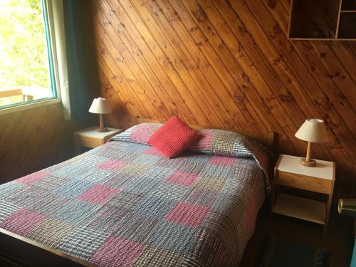 Cabana Celeste - Acceso directo a playa lago Caburgua y cancha de tenis - direct access Beach in Cab in กาบูร์กวา