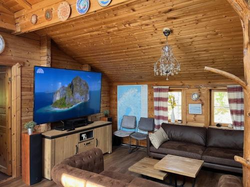 Luxury Holiday Home with Private Lake in นานทาลี