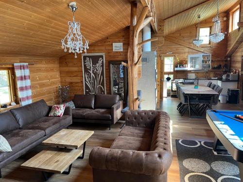 Luxury Holiday Home with Private Lake in นานทาลี