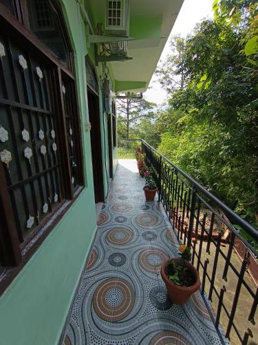 Balcony/terrace, satluj view in Tatapani