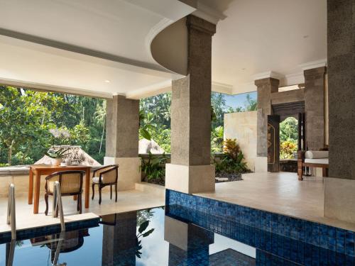 Pool Suite image 4