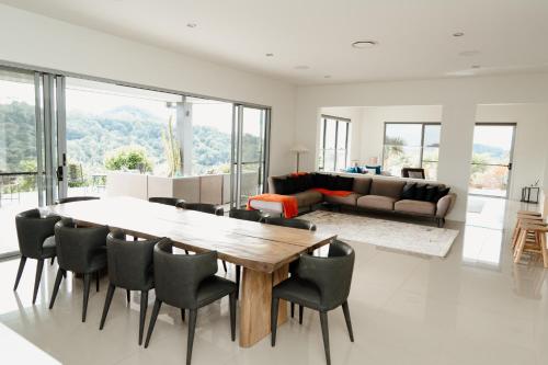 Pub/Lounge, Potager House in Carool