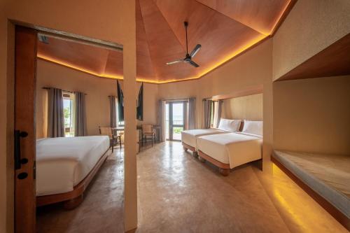Kira Baya Koh Samed