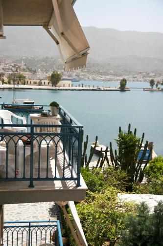Drossinos Studios in Poros