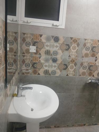 Room with private bathroom in a flat, Maskat (zdjęcie 6)