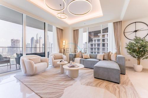Luxury Beachfront Views, Near JBR and Palm Jumeirah, Minutes from Dubai Marina, Ain Dubai, SZR, and Downtown, Palace Beach Residence Tower 2, Emaar Beachfront by Deluxe Holiday Homes