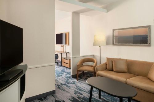 Fairfield Inn & Suites by Marriott Buffalo Airport - image 11