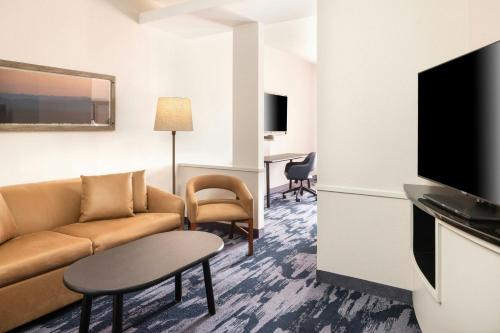 Fairfield Inn & Suites by Marriott Buffalo Airport - image 14