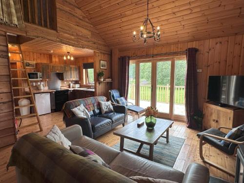 Loch Aweside Forest Cabins in Inverinan Beag