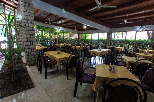 Restoran, Sirena Marta in Sutomore