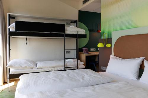 Quadruple Room image 1