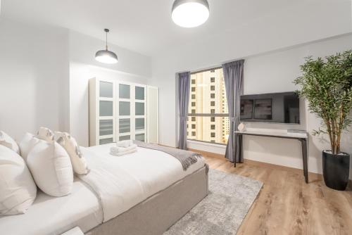 4 Bedroom Sea View Apartment in Jumeirah Beach Residence, Dubai (photo 7)
