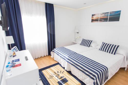 Hotel Voramar - image 9