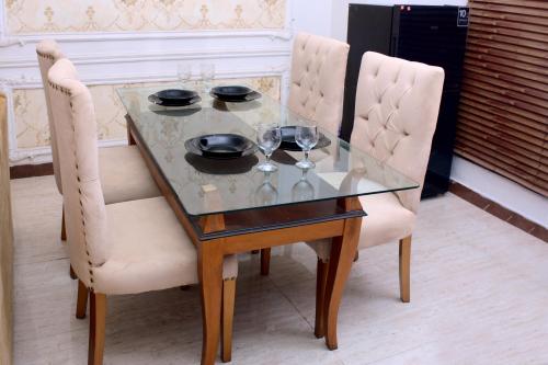 2 BR city view Apartment with AC WiFi TV and more in Dera Ghazi Khan