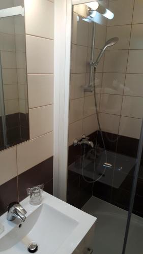 Hotel Dina - image 10