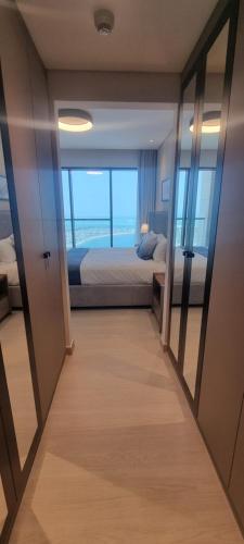 Skyline Luxe Sea view Apartemnt - image 3