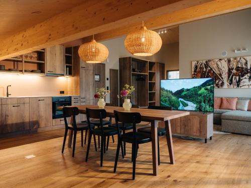 2 bedrooms, 3 beds
