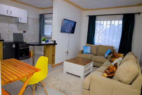 Bendra svetainė / televizorius, Happy Home Ke in Meru