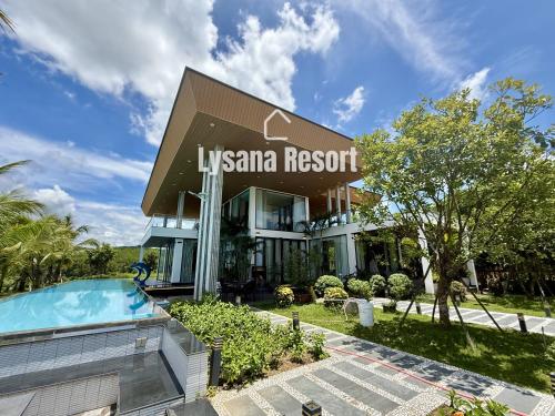 Lysana Hue - Luxury Big Villa, 4 Bedrooms, 7000m2 Garden - 250m2 Pool - Hue