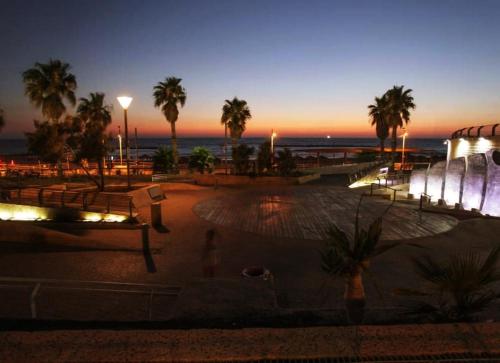Tuvākā izklaides vieta, TLV88 Boutique Sea Hotel in Tel Aviv