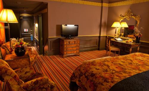 Double or twin room, deluxe