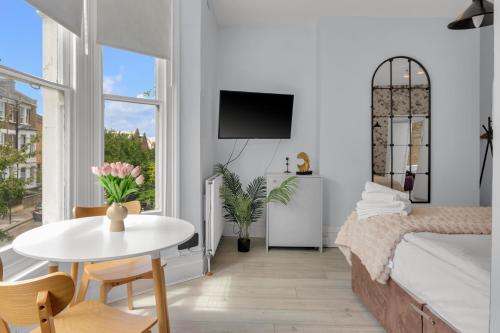 Stylish Lena Apartments Hammersmith - image 8