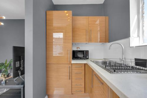 Stylish Lena Apartments Hammersmith - image 10