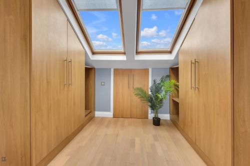 Stylish Lena Apartments Hammersmith - image 13