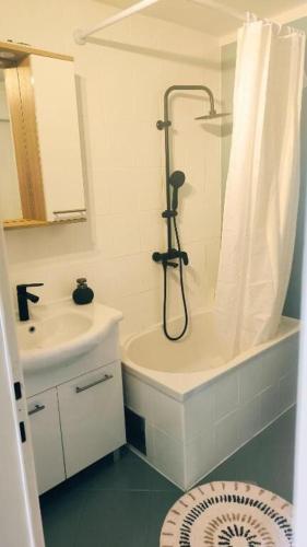 ห้องน้ำ, House Solis in ปาลิต