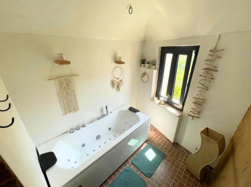 Karstais baseins, Romantic Getaway - BaBsuites in Palmoli