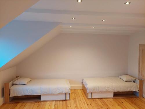 Two-level Sielecka Apartment, Warschau (Foto 5)