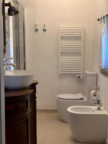 Casa de banho, Cà Bianca (Ca Bianca) in Vignale Monferrato