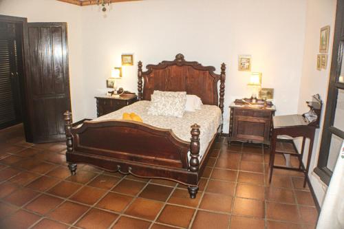 Habitaciones Doña Cris Room Type - Standard Twin Room with Shared Bathroom